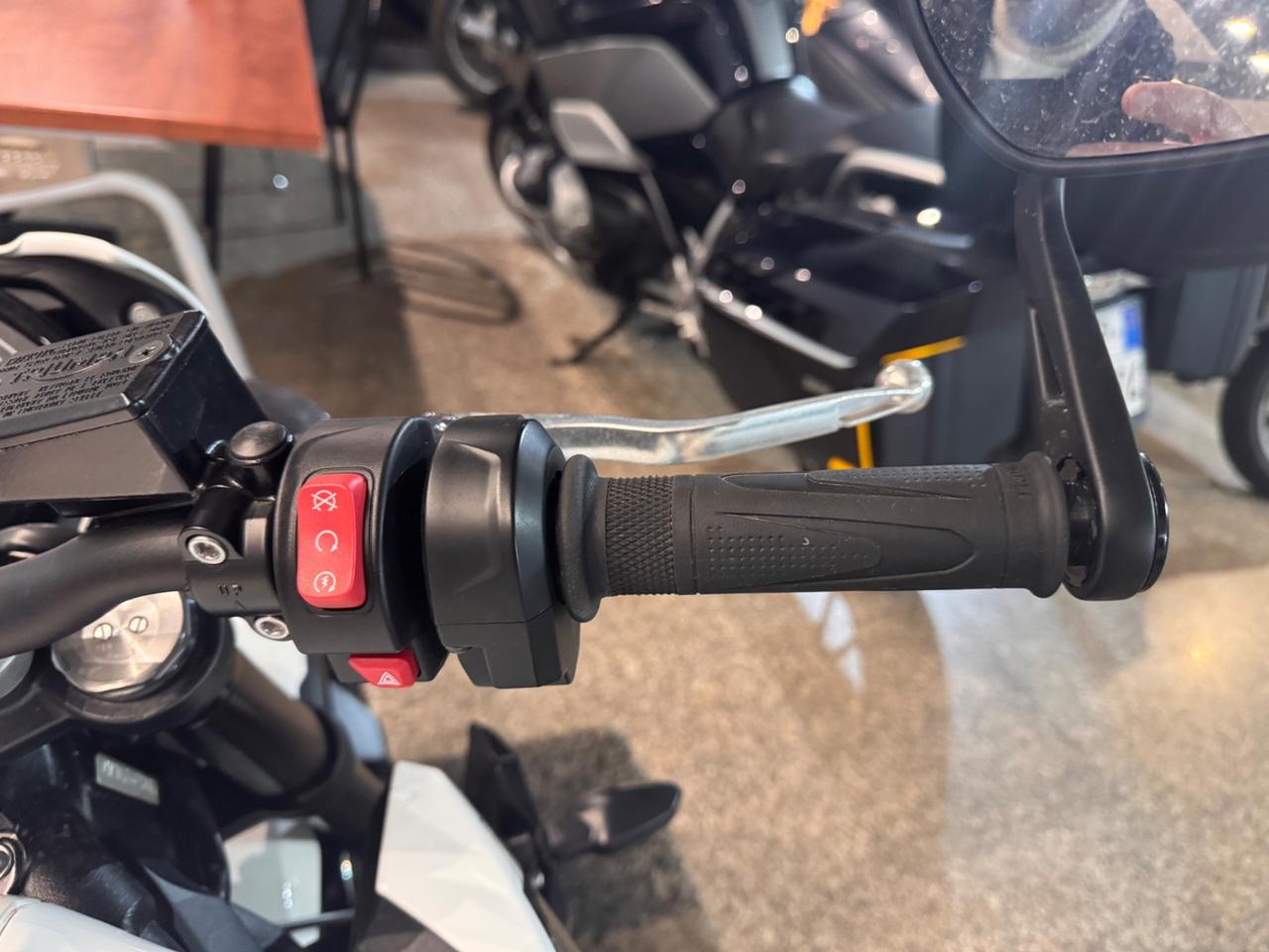 Triumph Street Triple R 765