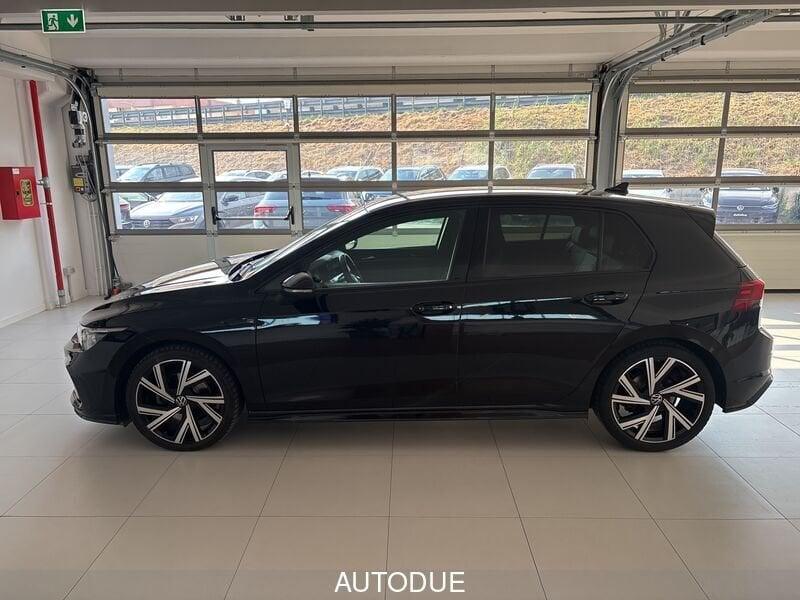 Volkswagen Golf 8 2.0 TDI R-LINE 150CV DSG
