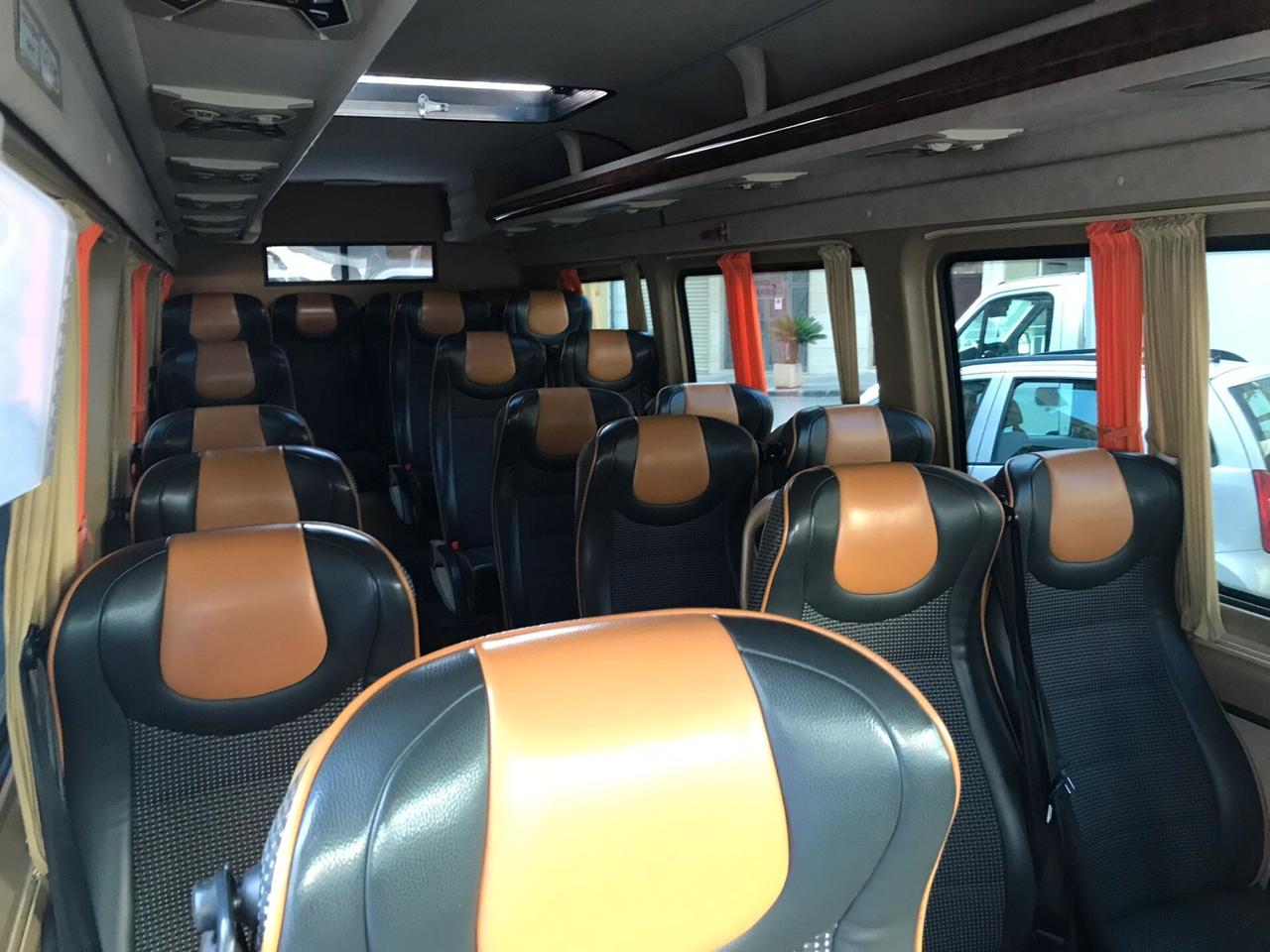 Autobus Mercedes Benz Splinter 519 20 posti