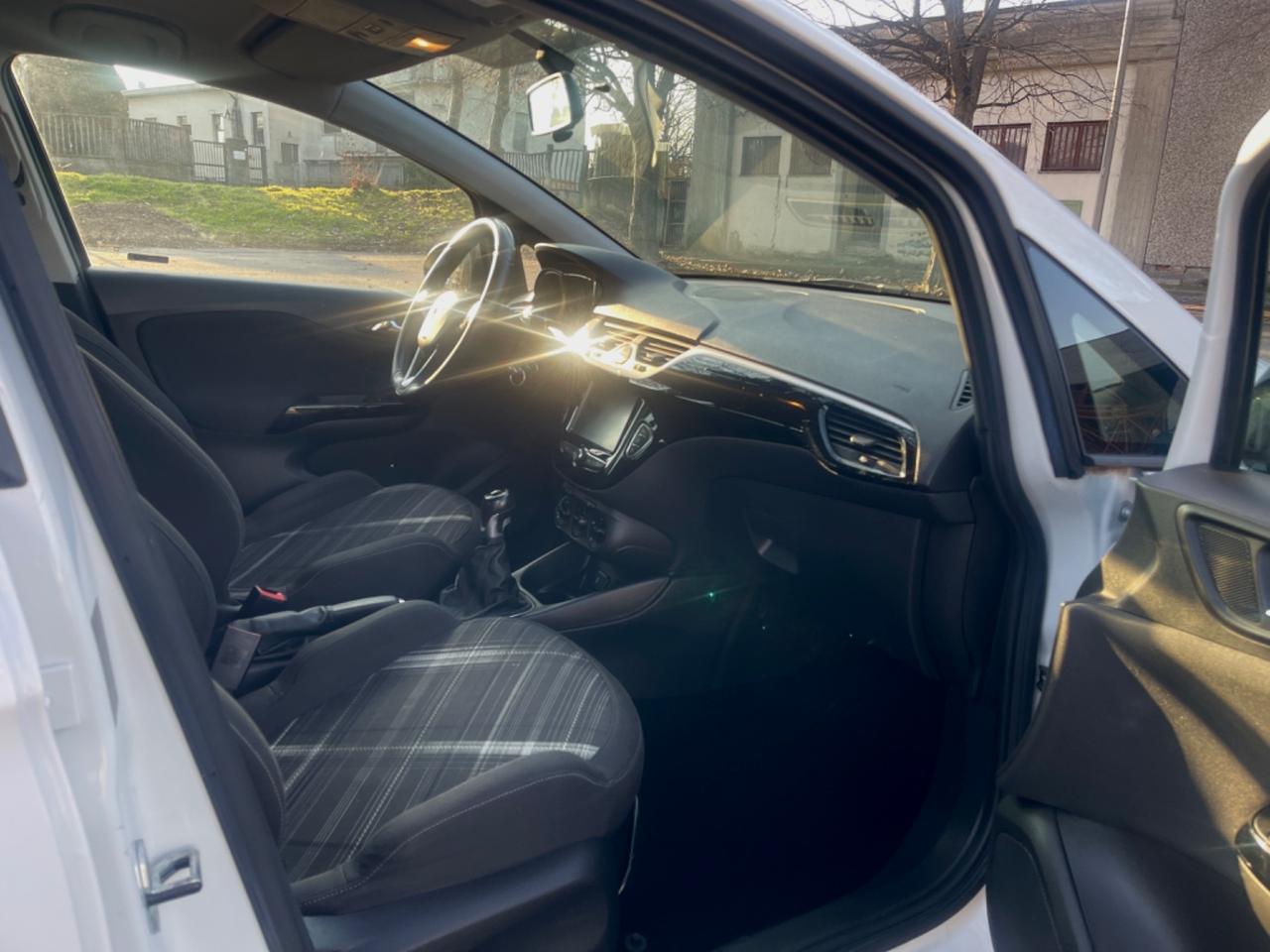 Opel Corsa 1.4 90CV GPL Tech 5 porte Innovation per Neopatentati 2017