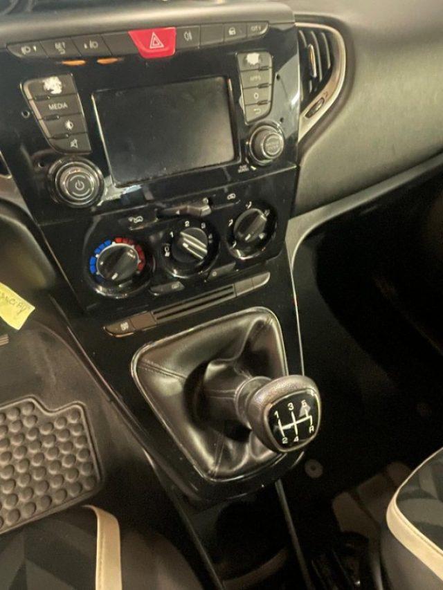LANCIA Ypsilon 1.2 69 CV 5 porte Gold