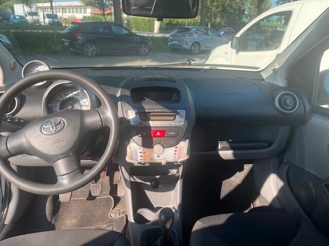 Toyota Aygo 1.0 12V VVT-i 5 porte Sol