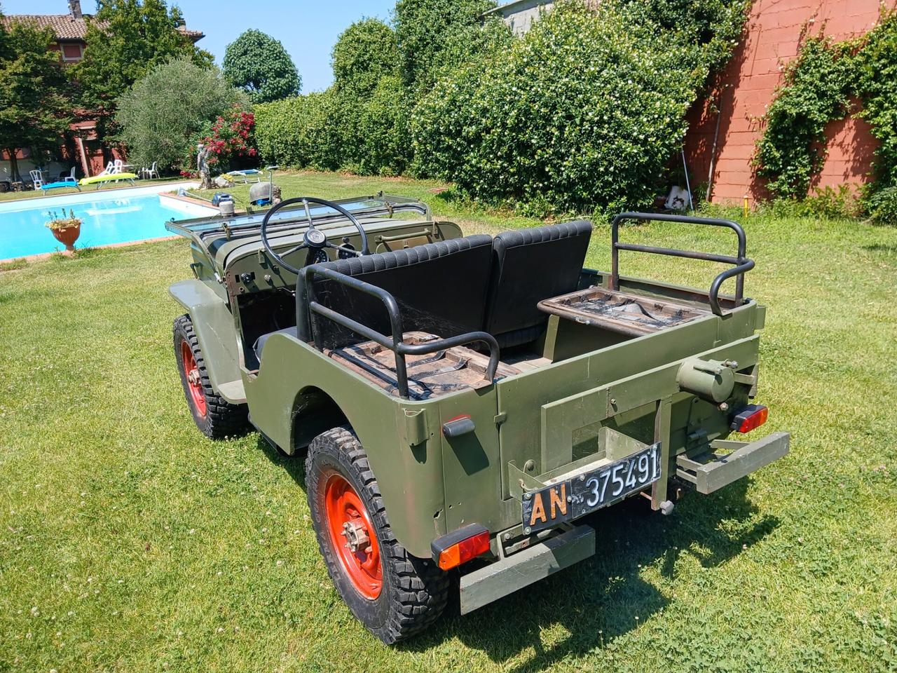 Cj 3 diesel Autocarro 4 posti