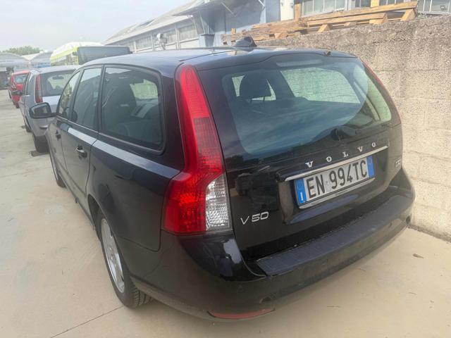 VOLVO V50 D2 R-design senza nessun lavoro da fare