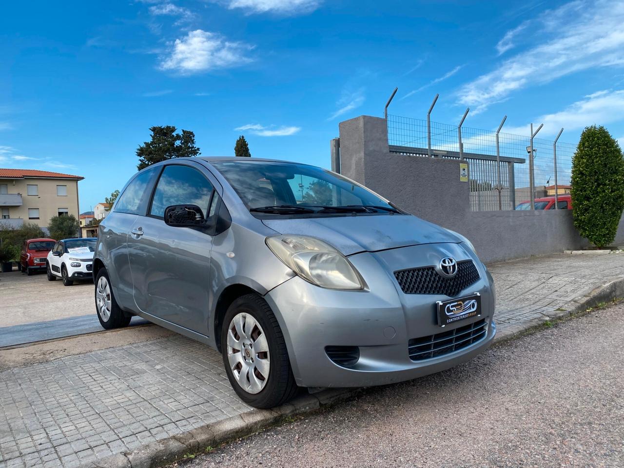 Toyota Yaris 1.0 5 porte Sol