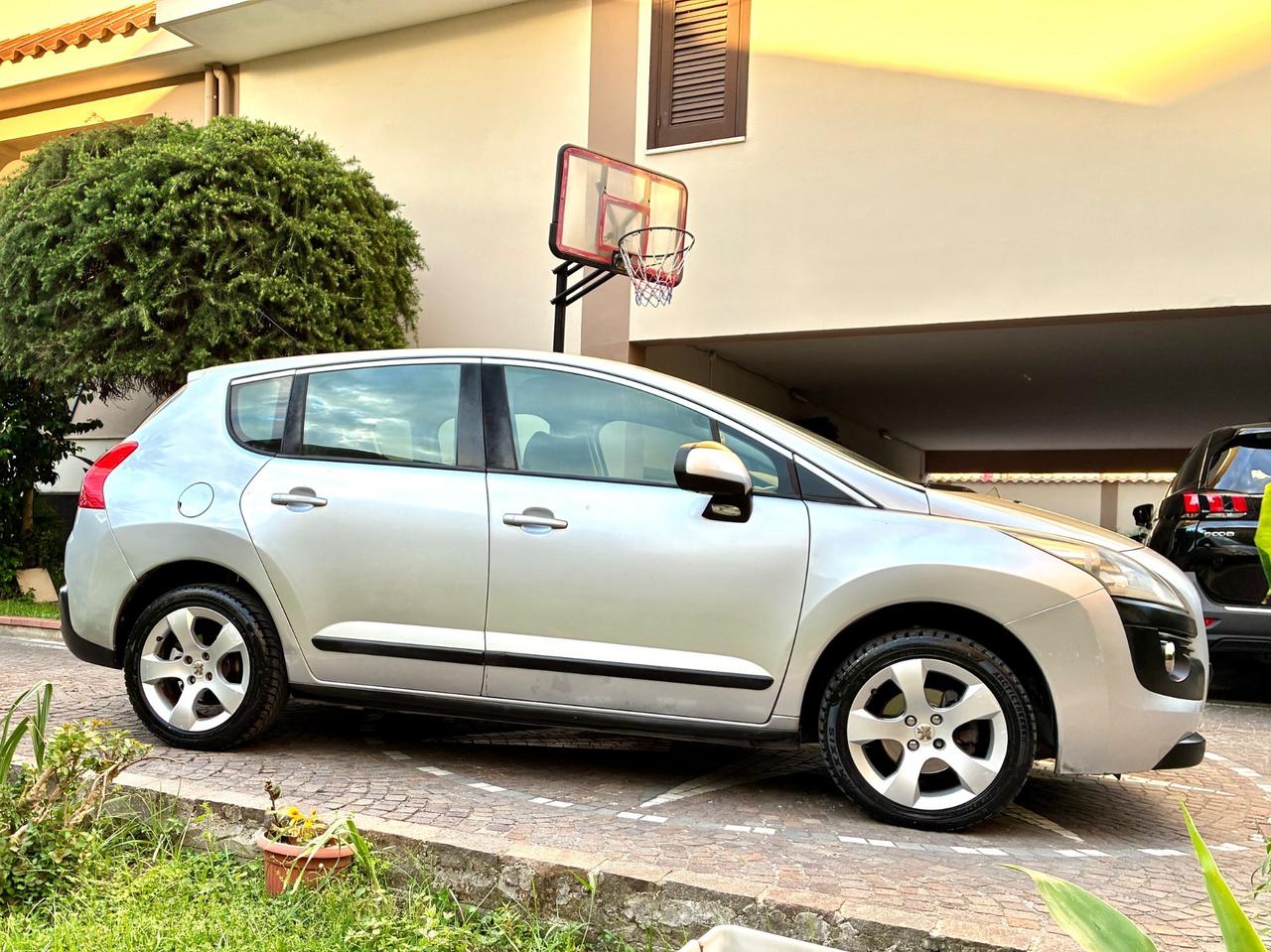 Peugeot 3008 1.6 HDi 110CV cambio robotizzato Tecno