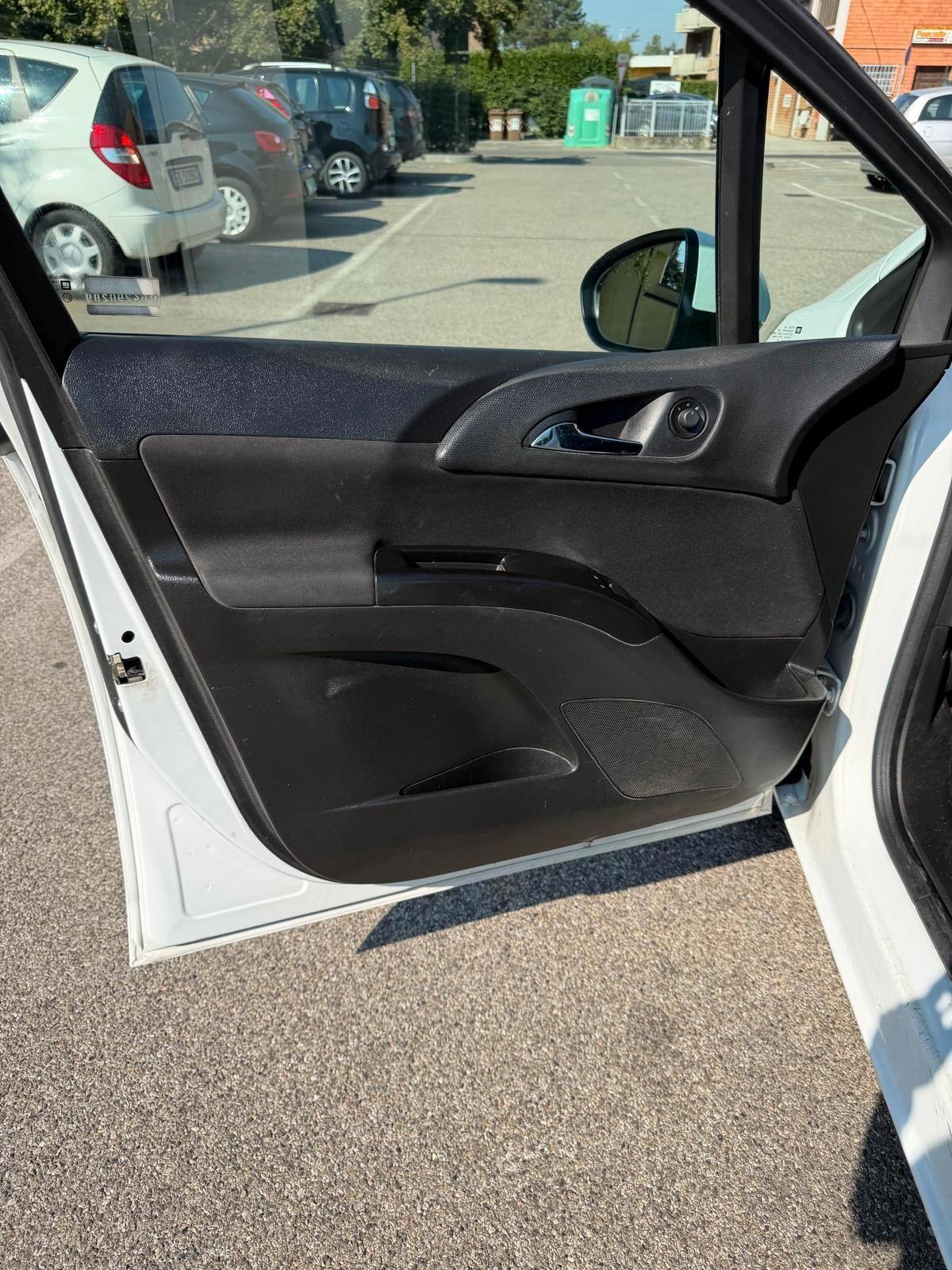 Opel Meriva 1.4 GPL - NEOPATENTATI - 12 MESI DI GARANZIA -