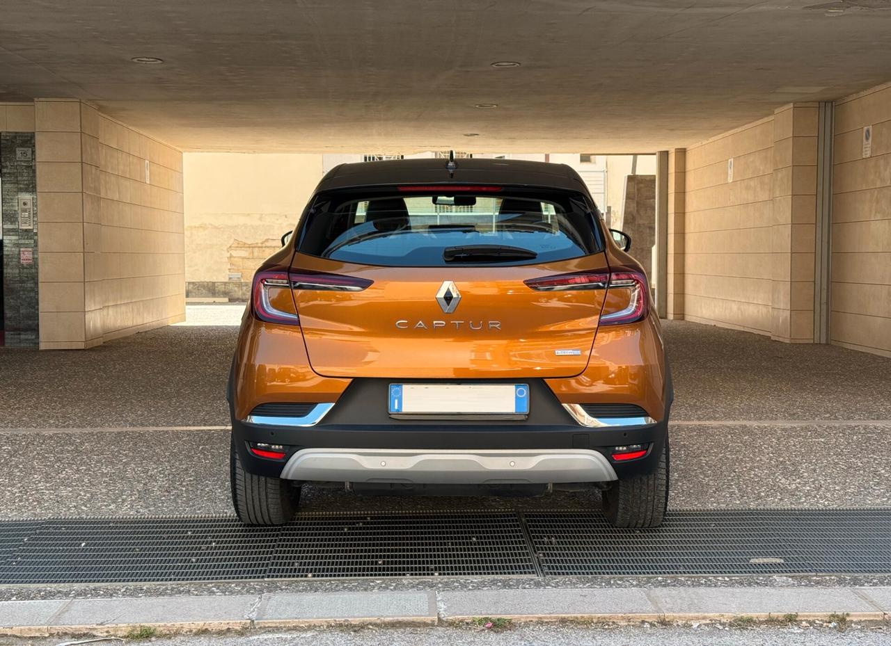 Renault Captur Plug-in Hybrid E-Tech 160 cv Initiale Paris