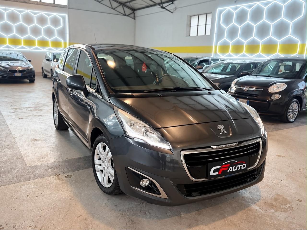 Peugeot 5008 1.6 HDi 115CV 7Posti Neopatentati