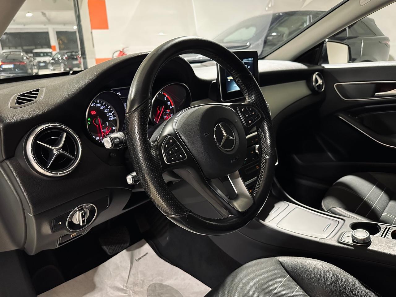 Mercedes-benz CLA 220 d XENON - EURO 6b -MOTORE MERCEDES