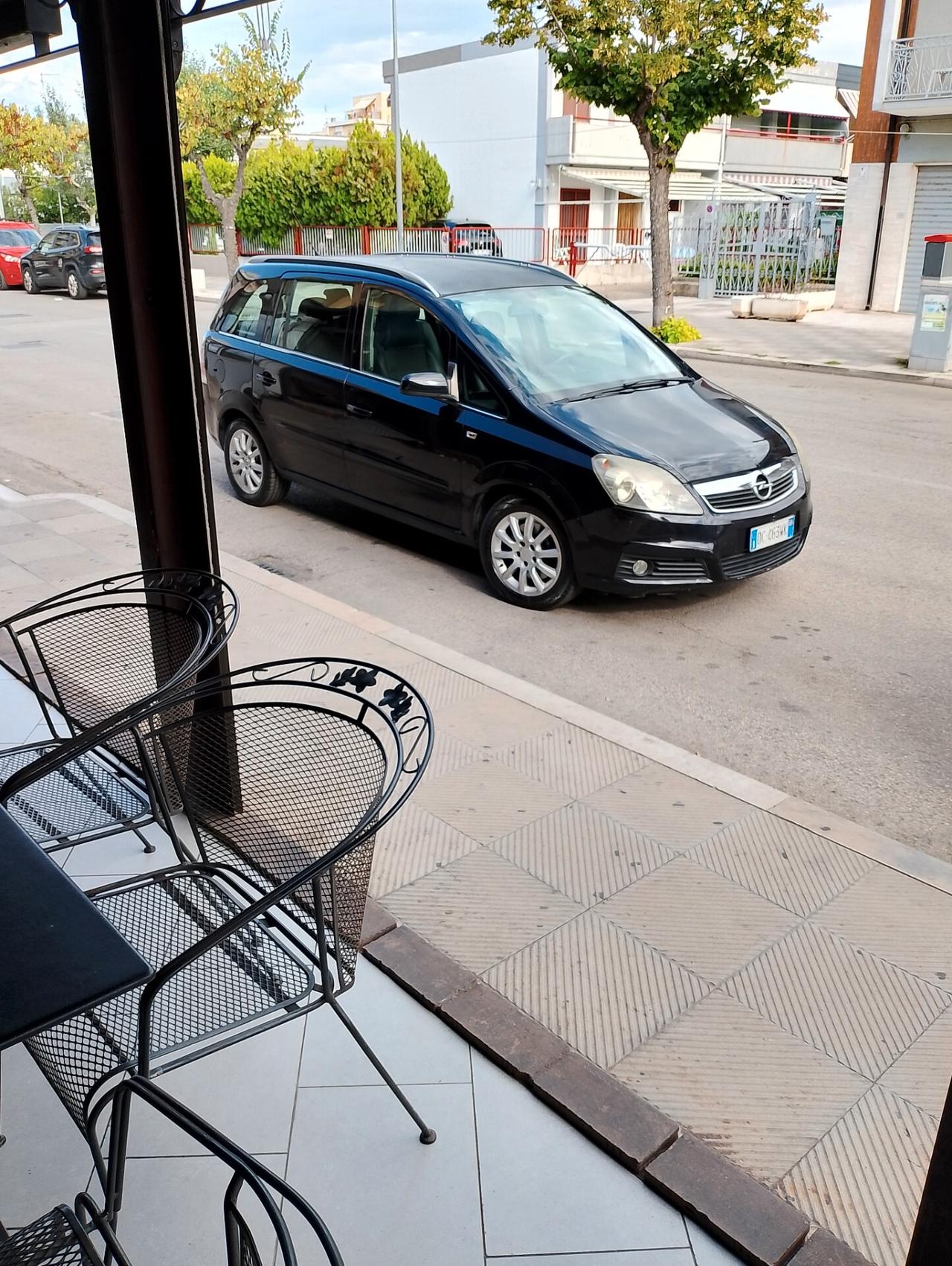 Opel Zafira 1.9cdti 120 cv cosmo 7posti