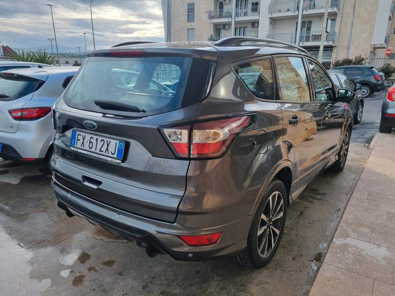 Ford Kuga 1.5 TDCI 120 CV S&S 2WD ST-Line