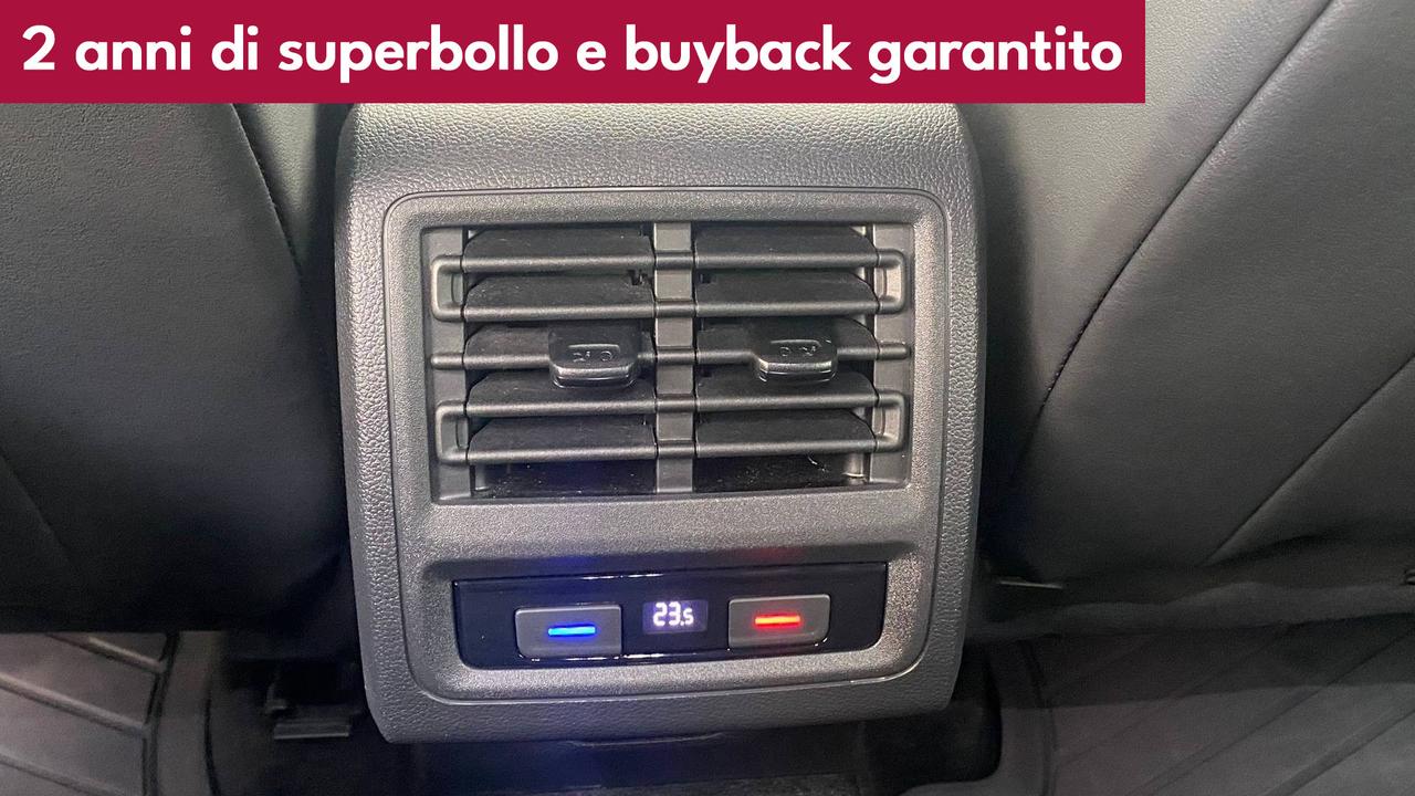 VOLKSWAGEN Golf VIII 2020 - Golf 2.0 tsi R 4motion 320cv dsg