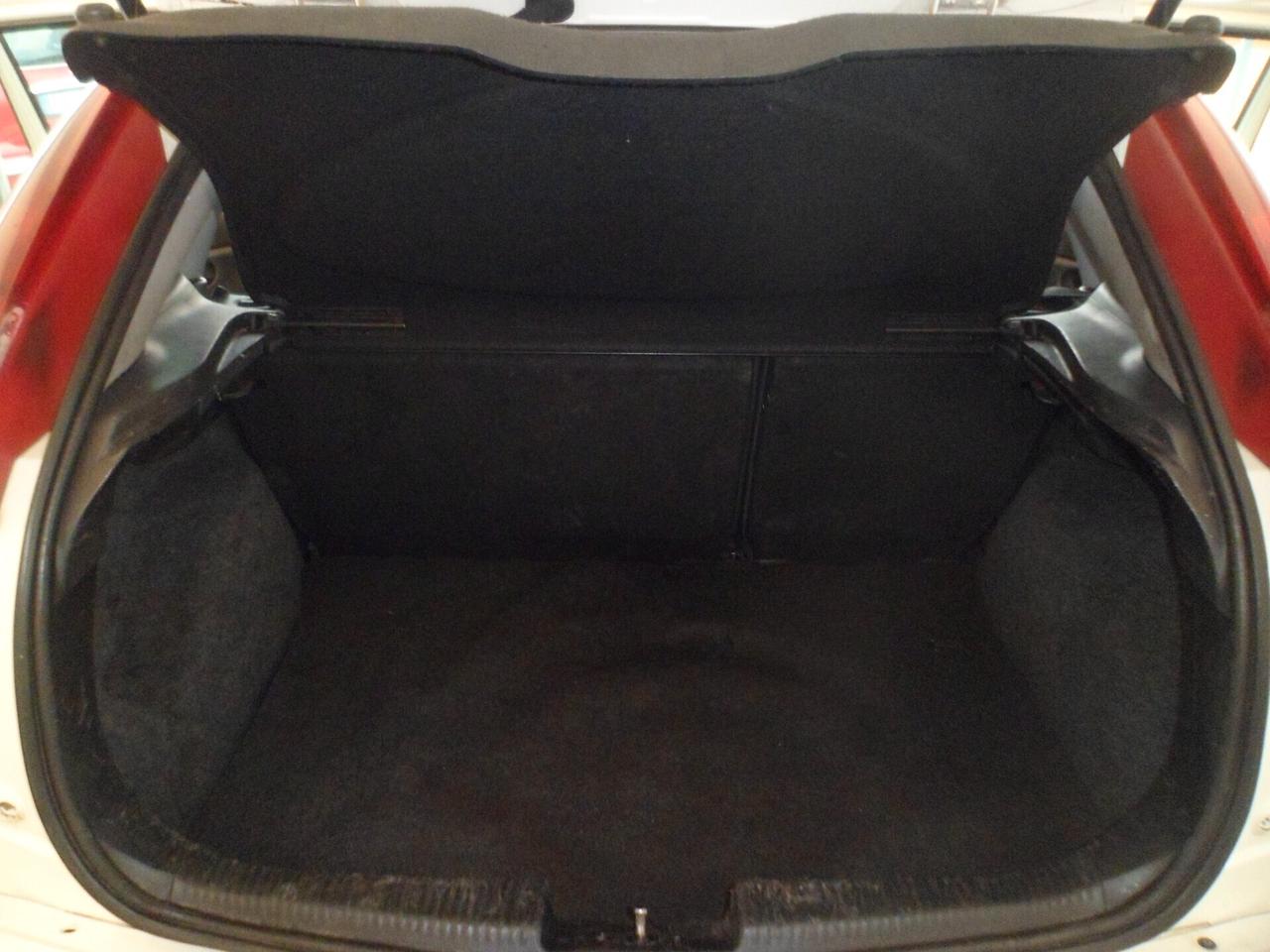 Ford Focus 1.8 TDCi 5p gancio traino full 00