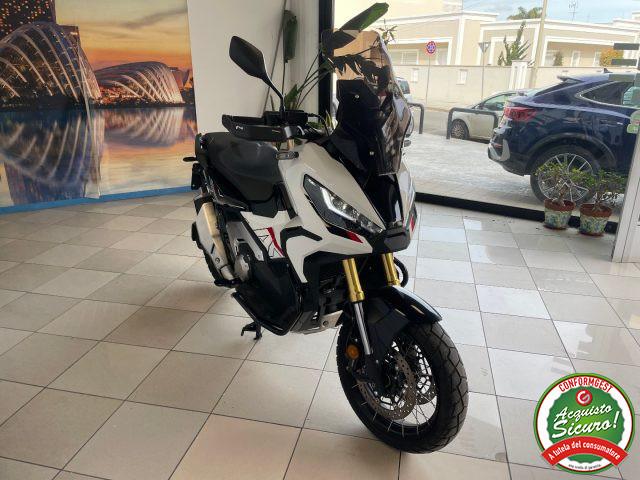 HONDA X-ADV 750 Special edition *3.900 Km