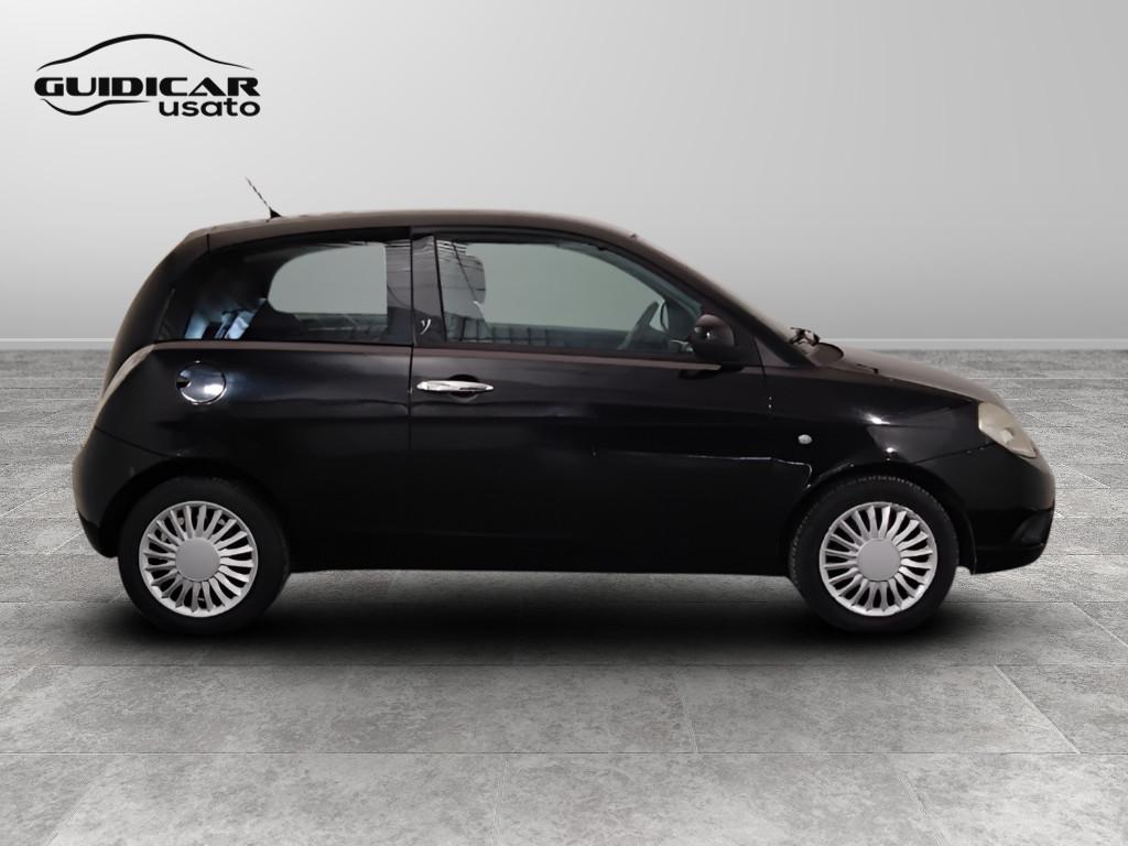 LANCIA Ypsilon II 2007 - Ypsilon 1.2 8v New Oro (oro)