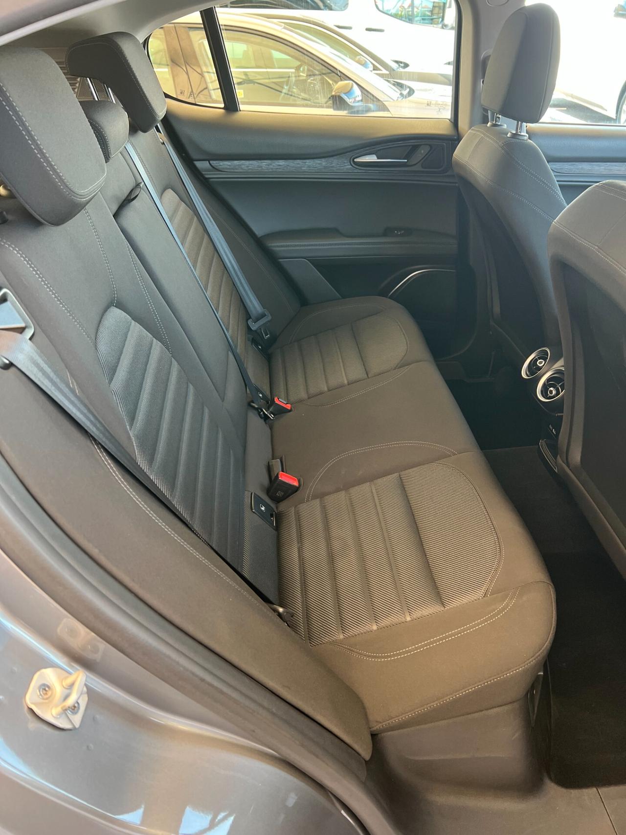 Alfa Romeo Stelvio 2.2 Turbodiesel 160 CV AT8 RWD Super
