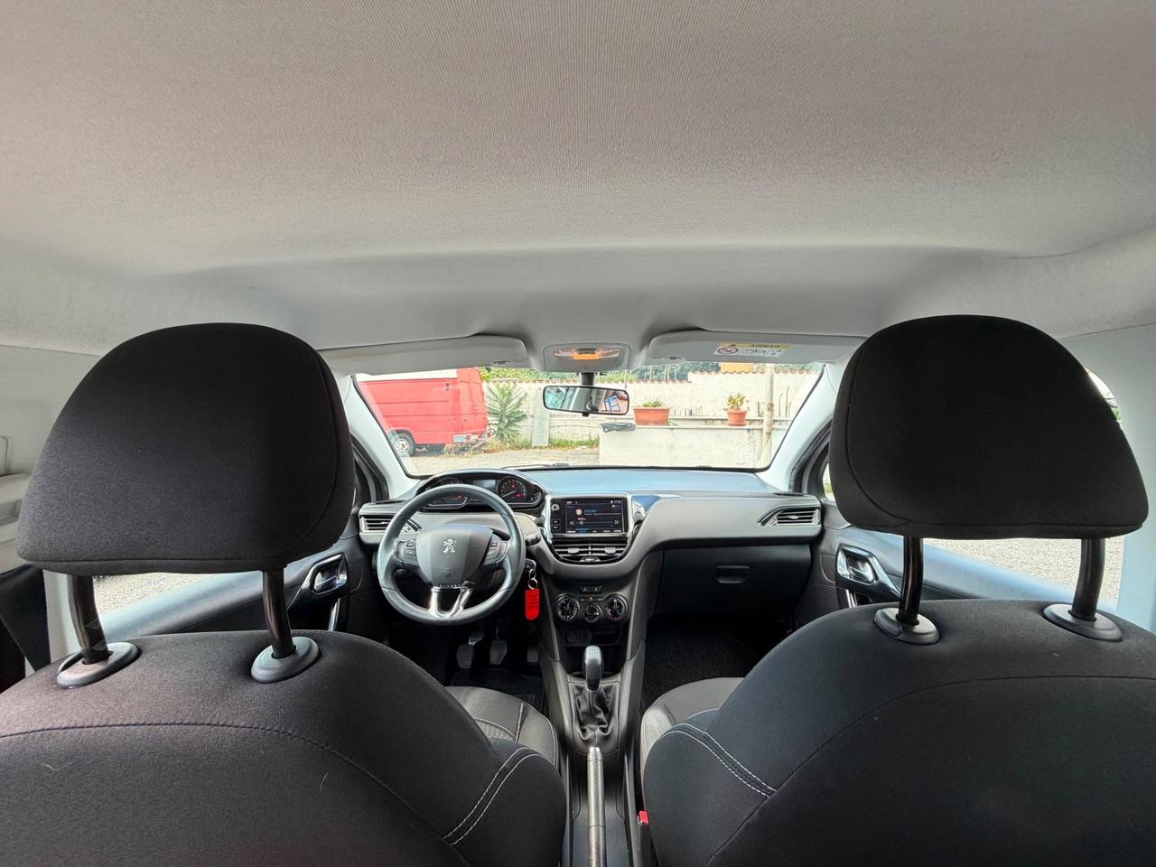 Peugeot 208 PureTech 82 5 porte Black Line 2
