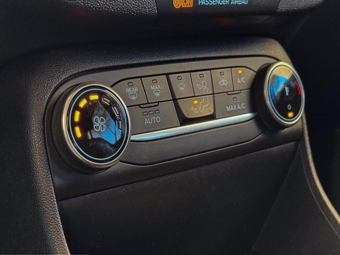 FORD Fiesta 5p 1 1 titanium 75cv
