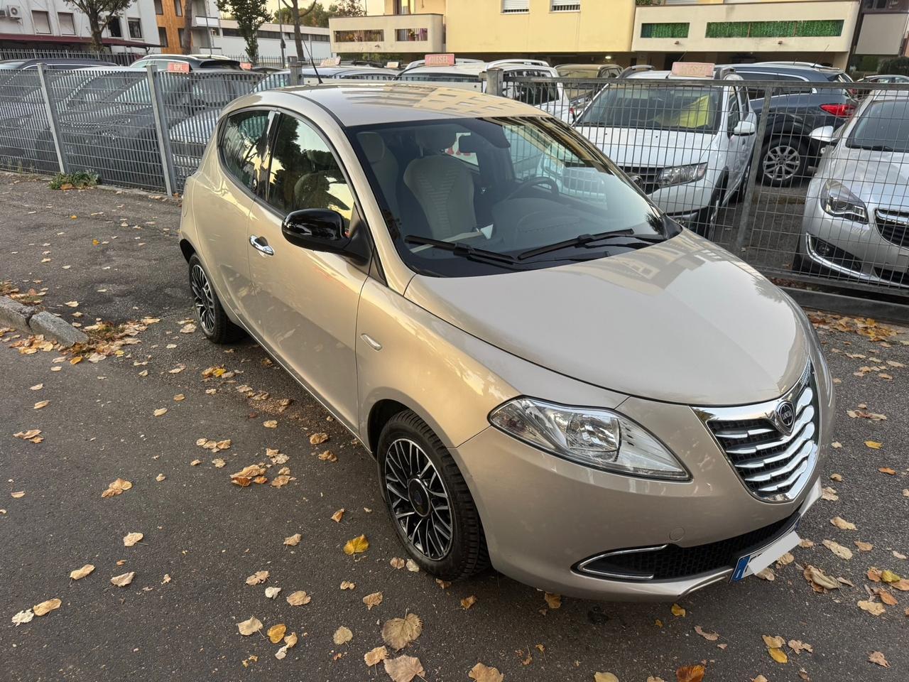 Lancia Ypsilon 1.3 MJT neopaten garanzia 12 mesi