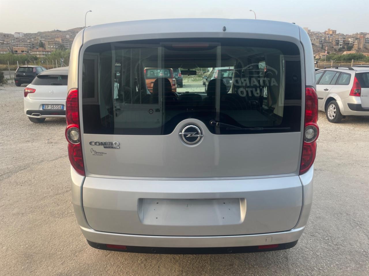 Opel combo 1.6 MJT 16V 90CV Dynamic 12/2013