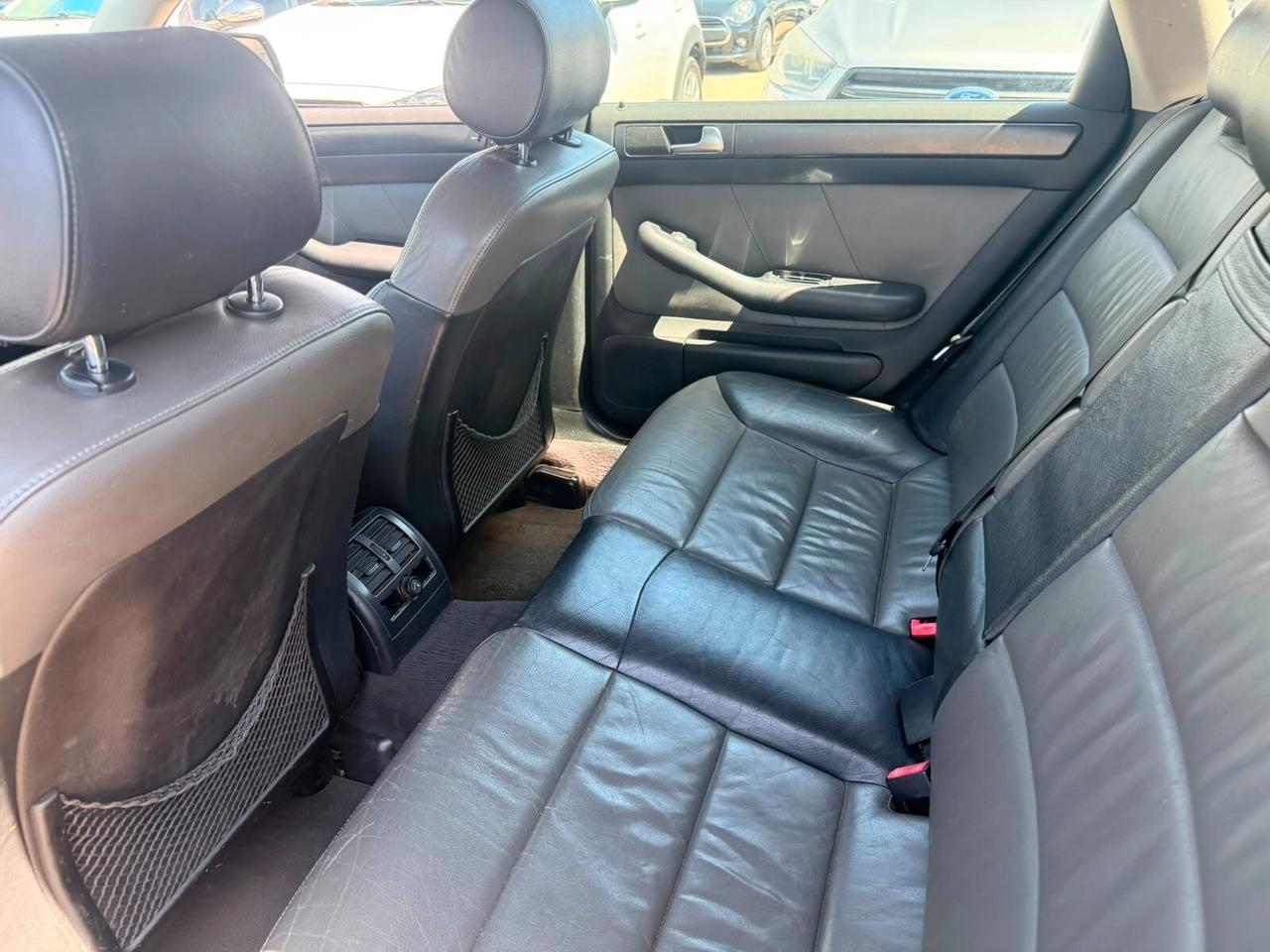 Audi A6 2.5 V6 TDI/180 CV cat Avant quattro