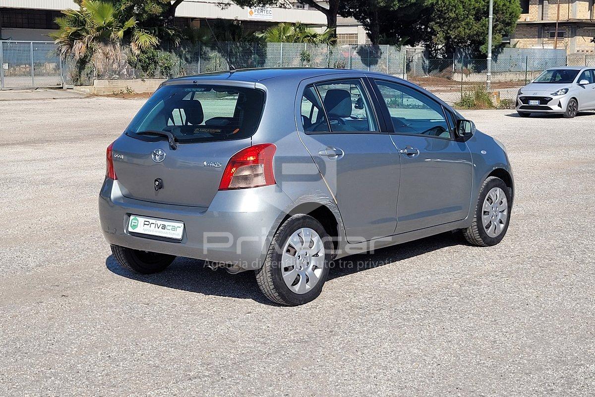 TOYOTA Yaris 1.0 5 porte