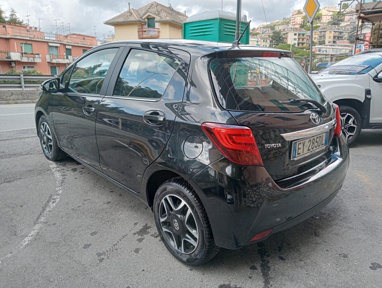 Toyota Yaris 1.0 5 porte Active