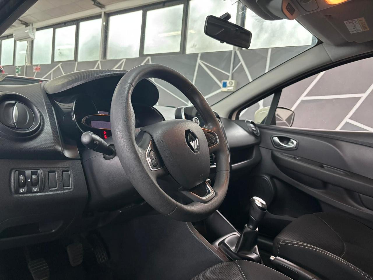 Renault Clio 1.2 75CV 5 porte Zen NEOPATENTATI