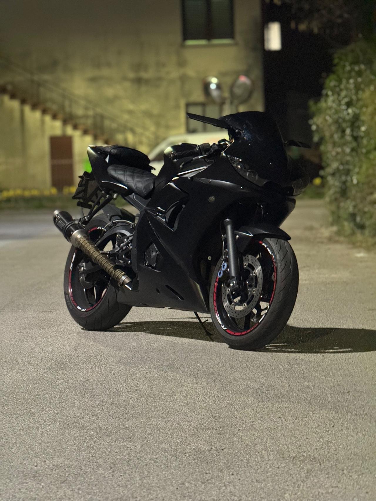 Yamaha YZF R6 LEGGERE BENE!
