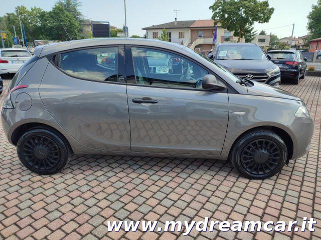 LANCIA Ypsilon 1.0 Hybrid Ecochic Silver NEOPATENTATI