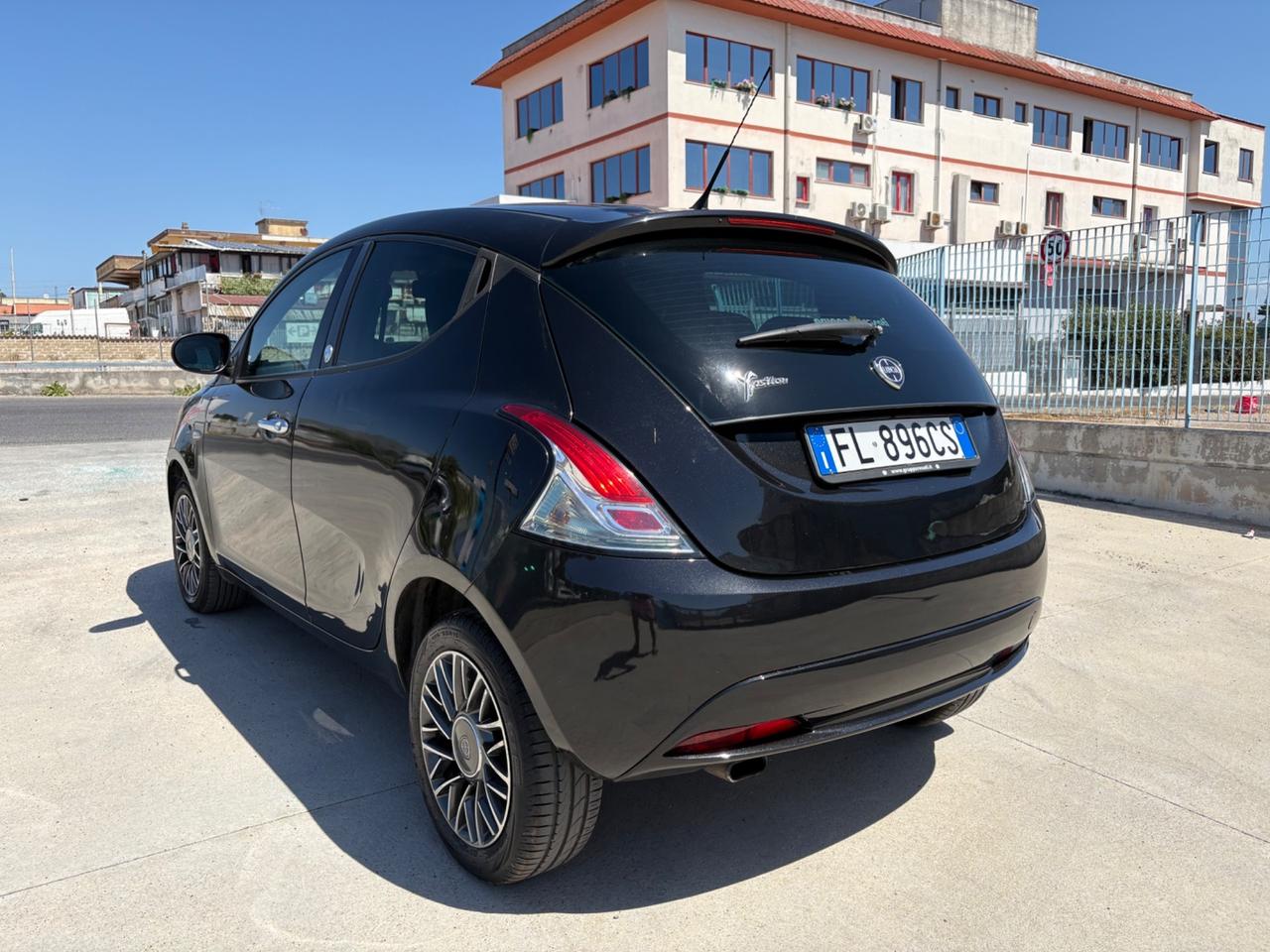 Lancia Ypsilon 1.2 69 CV 5 porte GPL Ecochic Silver