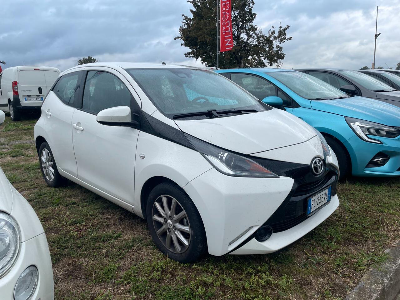 Toyota Aygo 1.0 VVT-i 69 CV 5 porte x-wave PREZZO REALE