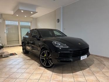 Porsche Cayenne Coupé 3.0 V6 E-Hybrid FULL