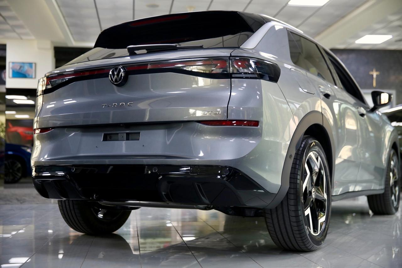 Volkswagen T-Roc R-Line 1.5 eTSI ACT 150 cv DSG_NUOVA_KM0