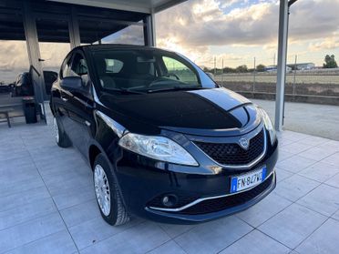 Lancia Ypsilon 0.9 TwinAir 85 CV 5 porte Metano Ecochic Platinum