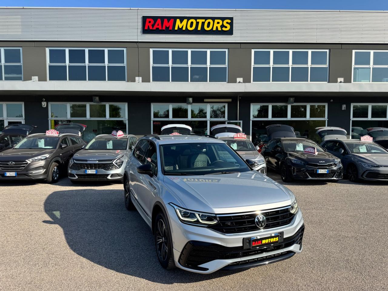Volkswagen Tiguan R-LINE 2.0 TDI 150 CV DSG 4MOTION