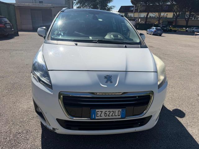 PEUGEOT 5008 1.6 HDi 115CV Allure senza nessun lavoro da fare