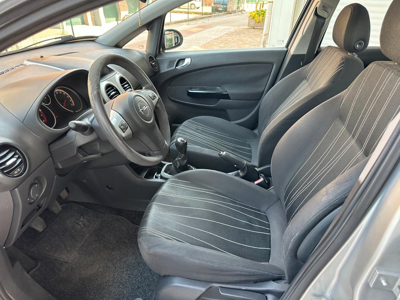 Opel Corsa 1.2 Neopatentati (12 RATE)