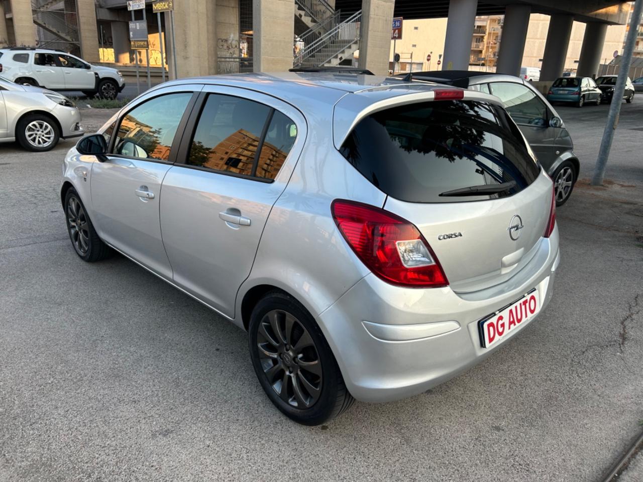 Opel Corsa 1.2 benzina 85 cavalli 2011