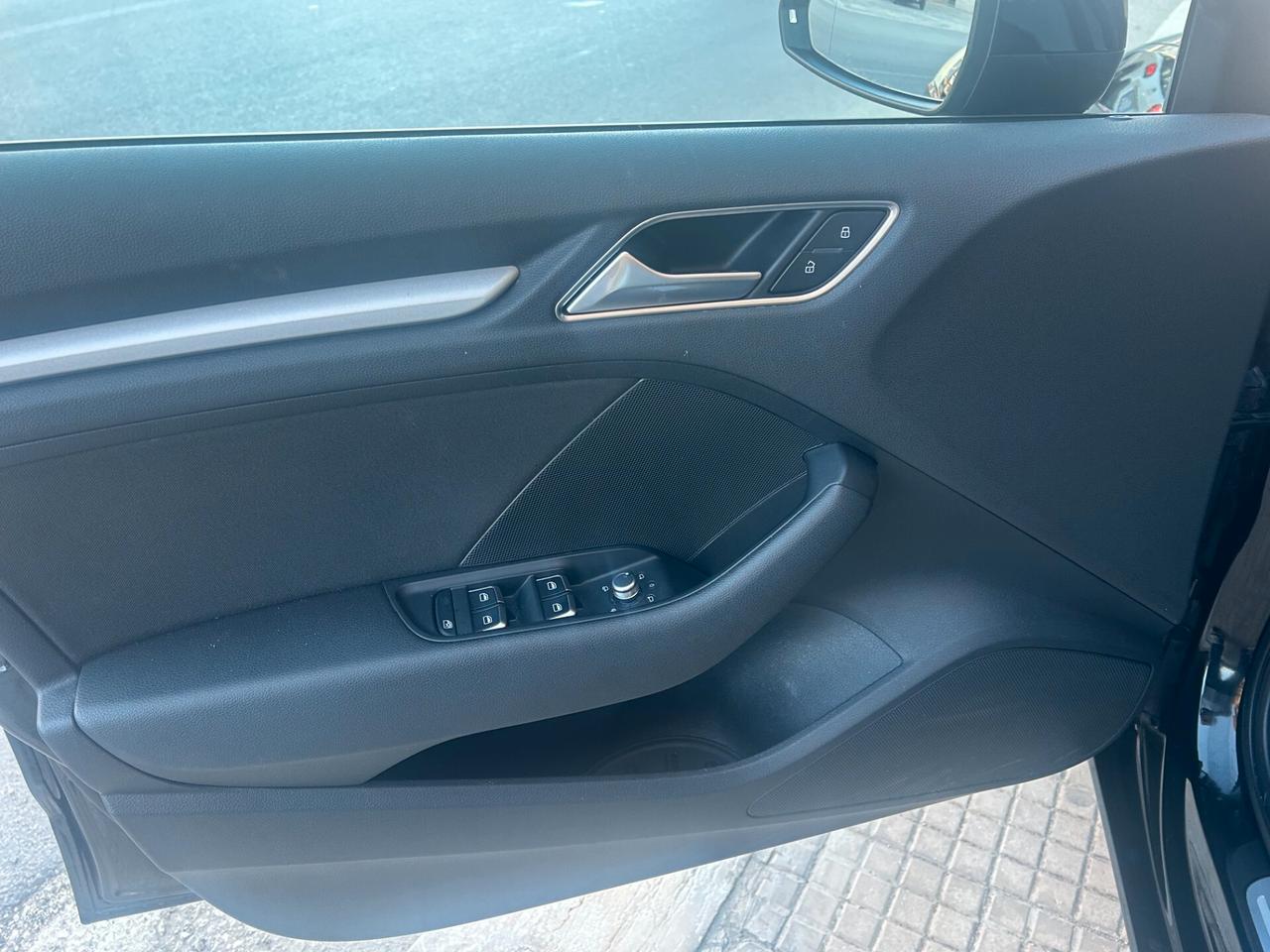 Audi A3 Cabrio 1.6 TDI clean diesel Ambiente