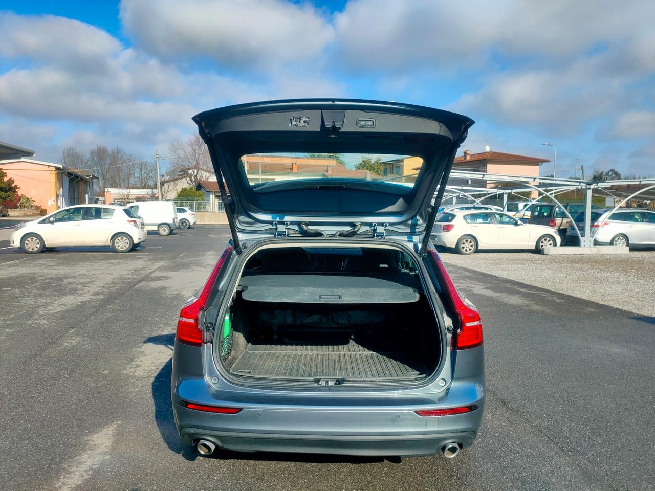 Volvo V60 B4 Geartronic Momentum Business Pro