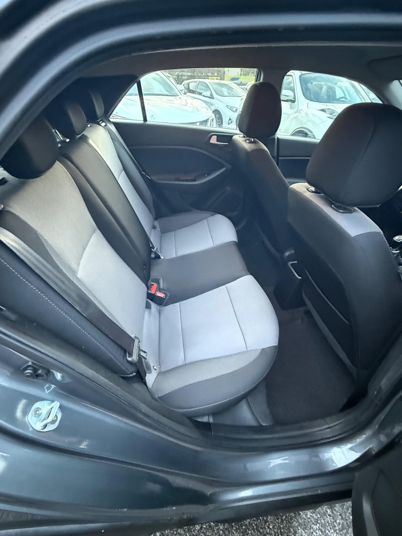 Hyundai i20 1.4 CRDi 5p. Active X-Possible-E6