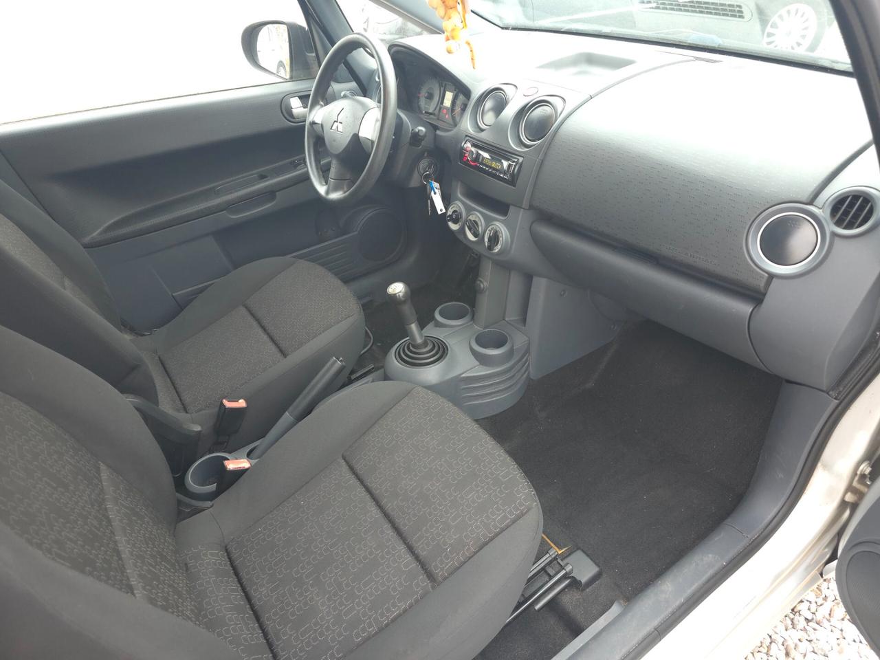 Mitsubishi Colt 1.1 12V 3p. Sound Climatic