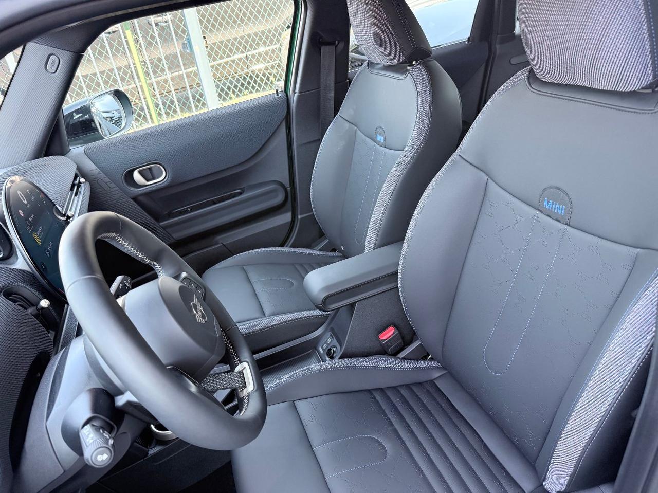 Mini Cooper 5 Porte C Favoured 1.5 Auto Favoured