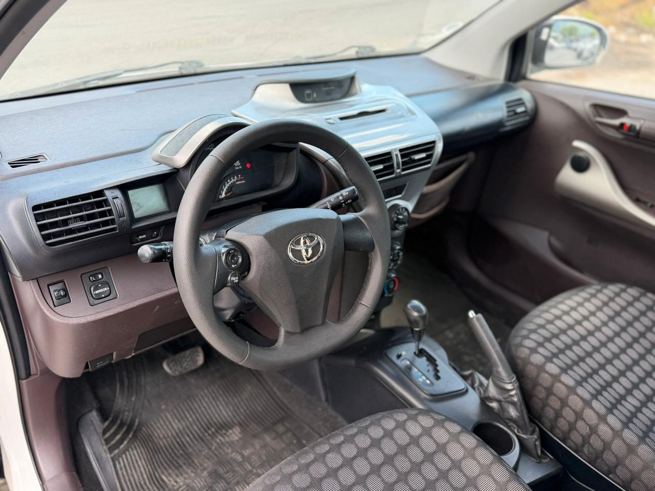 Toyota iQ 1.0 Cambio Automatico