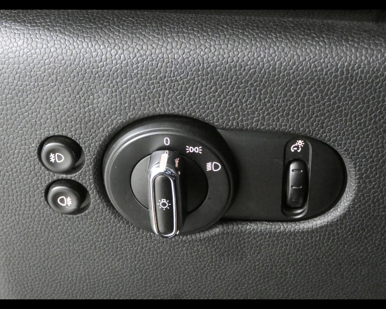 MINI Mini 5 porte (F55) - Mini 1.5 Cooper D Business 5 porte