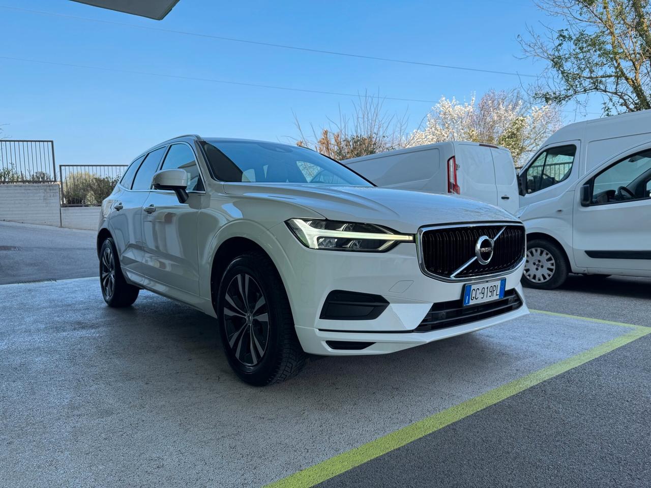 Volvo XC60 2.0 b4 MomentumPro AWD GEARTRONIC PROMO