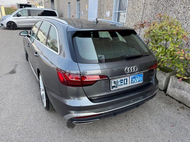 AUDI A4 Avant 45 TFSI quattro S tronic S line edition