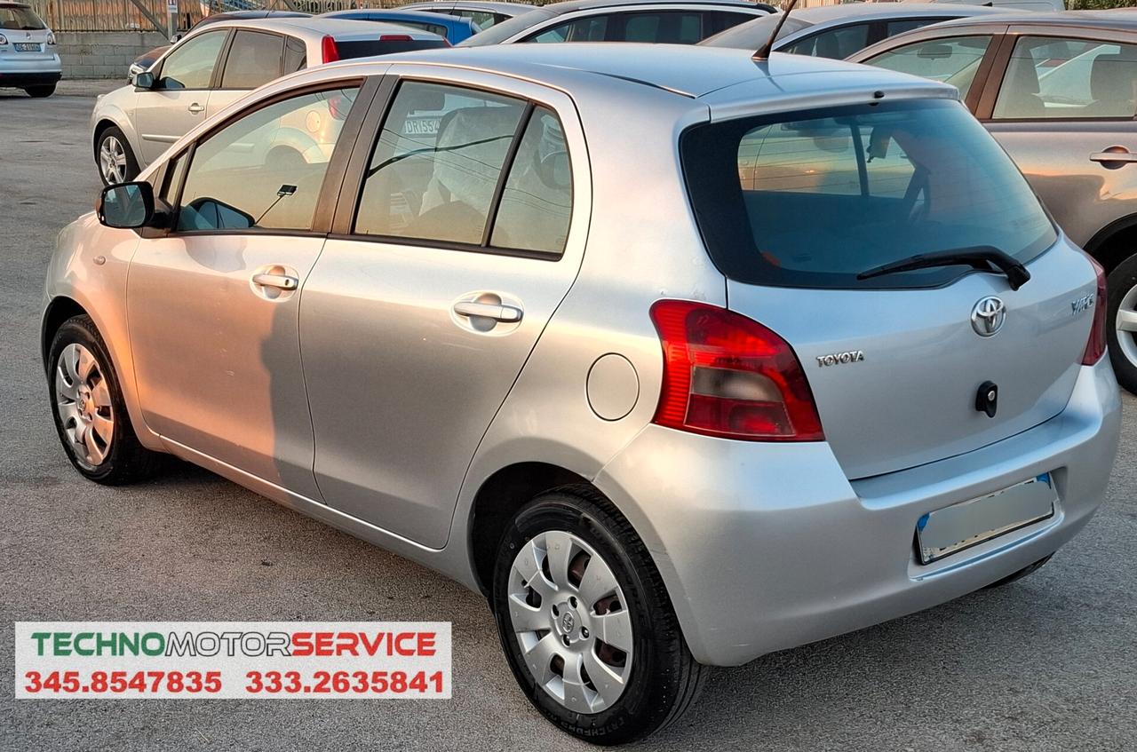 Toyota Yaris 1.0 5 porte